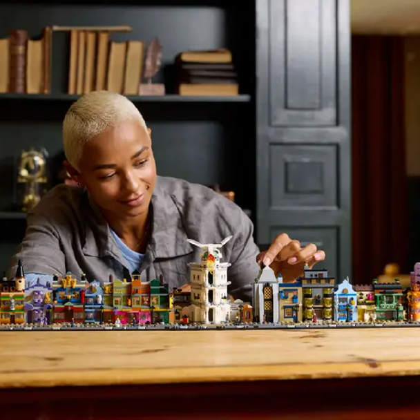 LEGO Diagon Alley Wizarding Shops | 76444