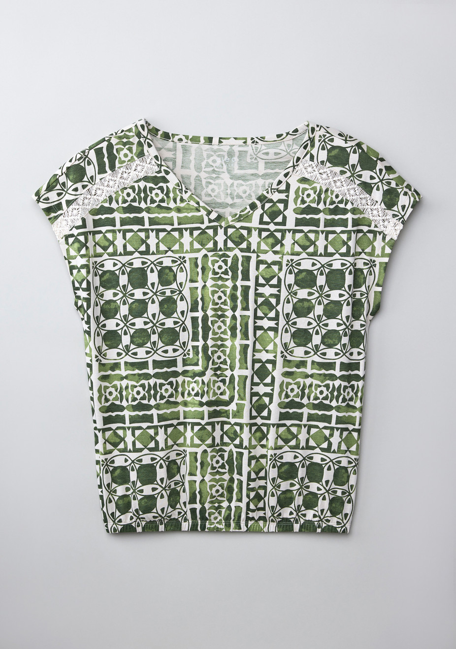 Bubble Hem Short Sleeve V Neck Tee Sage Geo