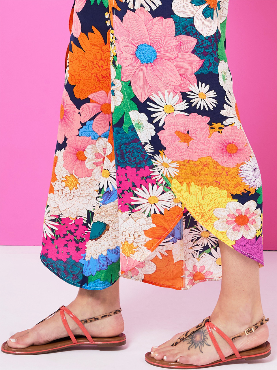 Crepe Tulip Leg Pant in Tropica Floral | Cleo