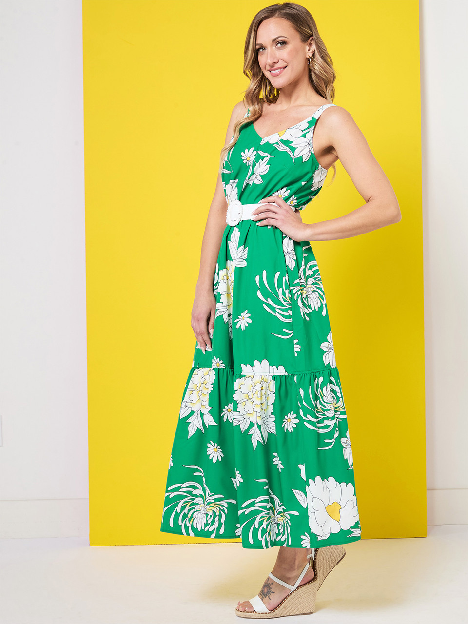 Woven Maxi Dress with Belt in Kelly Green
