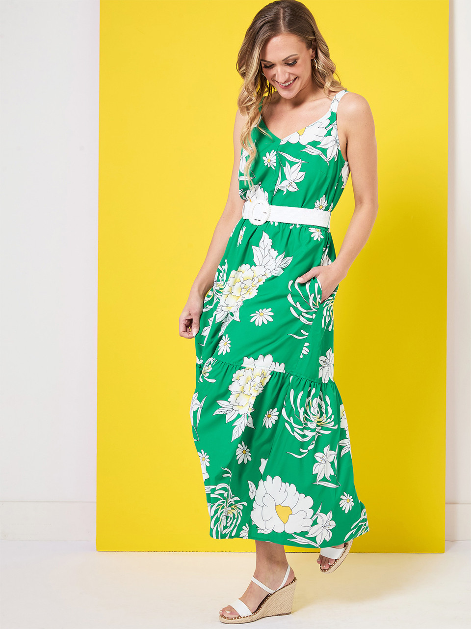 Woven Maxi Dress with Belt in Kelly Green