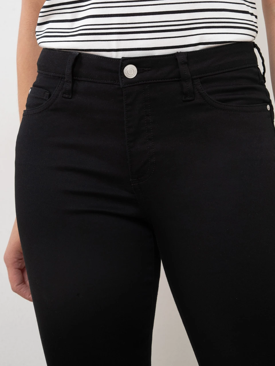 Lilly Black Denim Capris