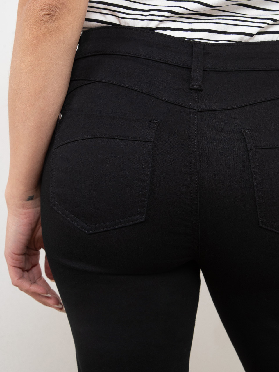 Lilly Black Denim Capris