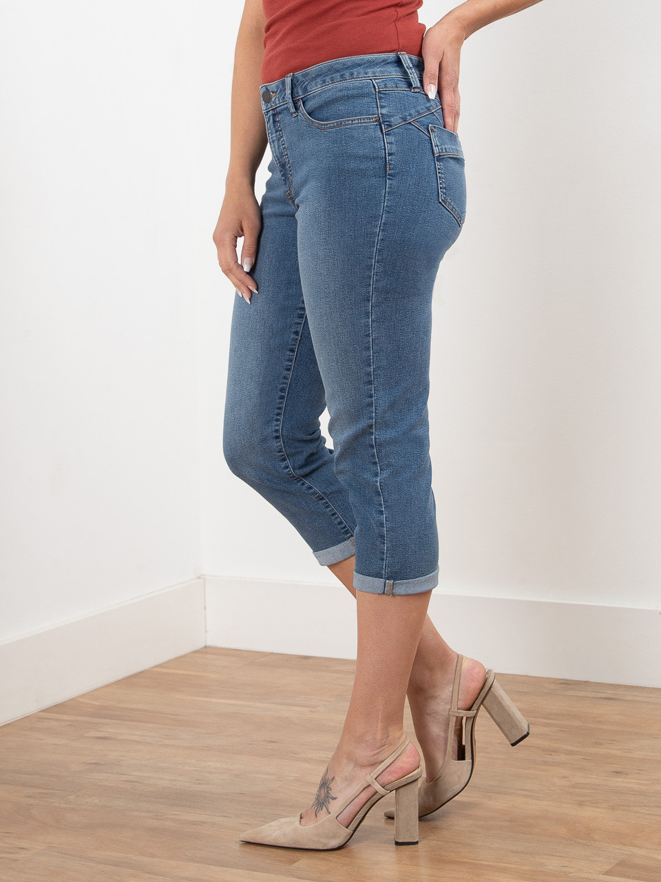 Lilly Light Wash Jean Capris