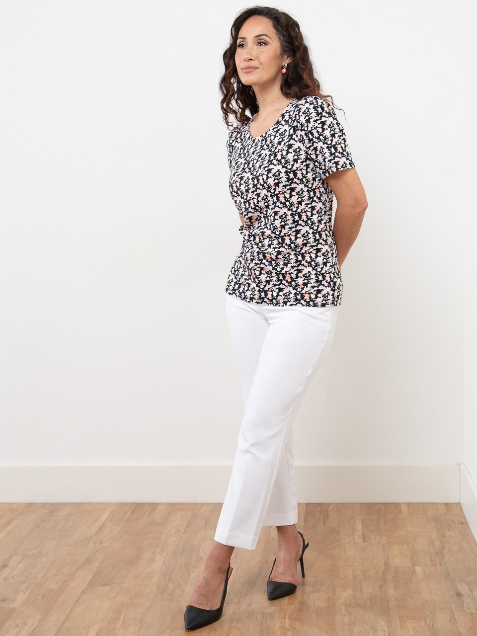 Petite Short Sleeve Knit Gathered T-Shirt in Black /Coral Floral