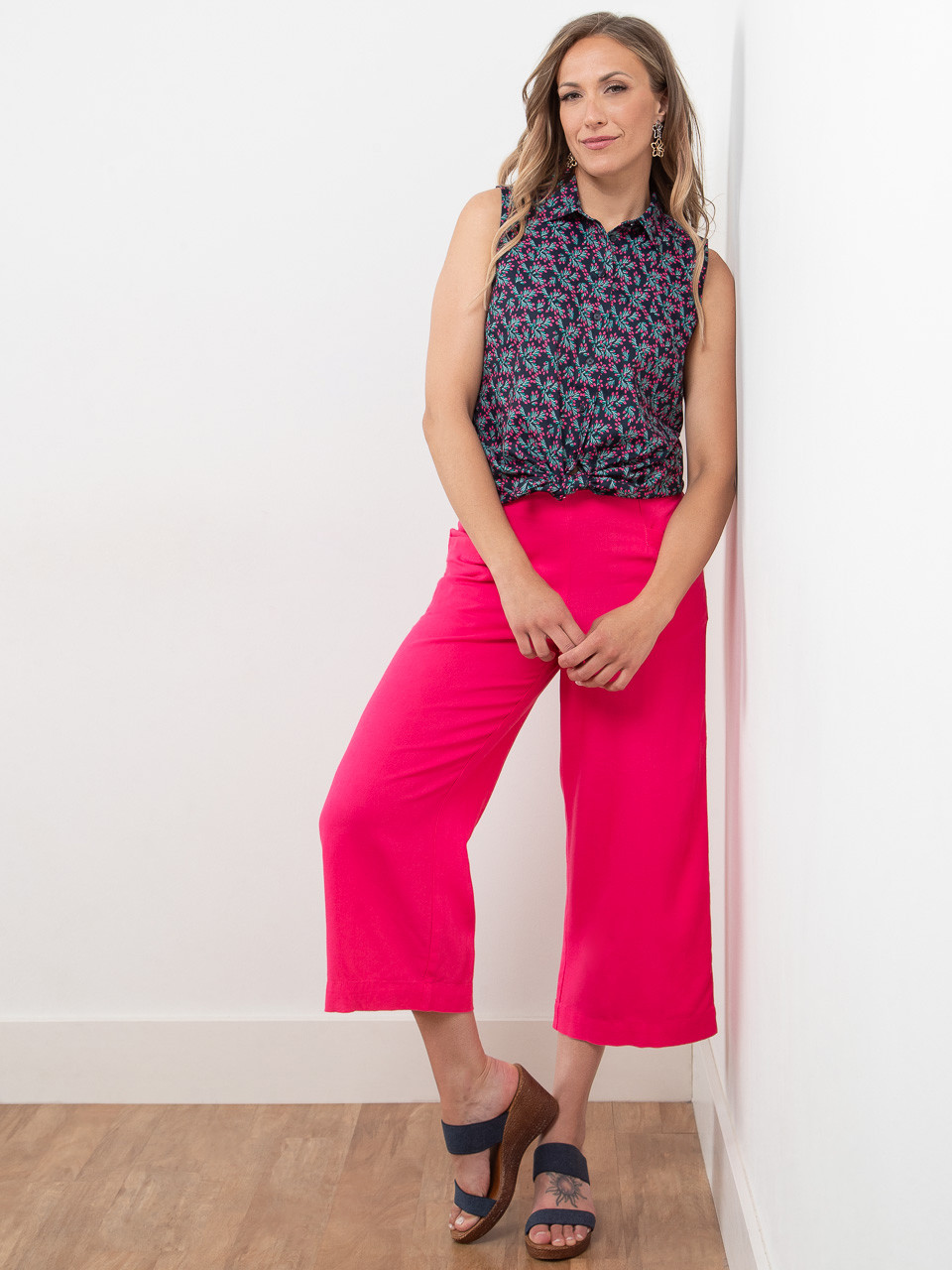 Tonia Linen-Blend Pink Flash Wide Crop Pant | Cleo