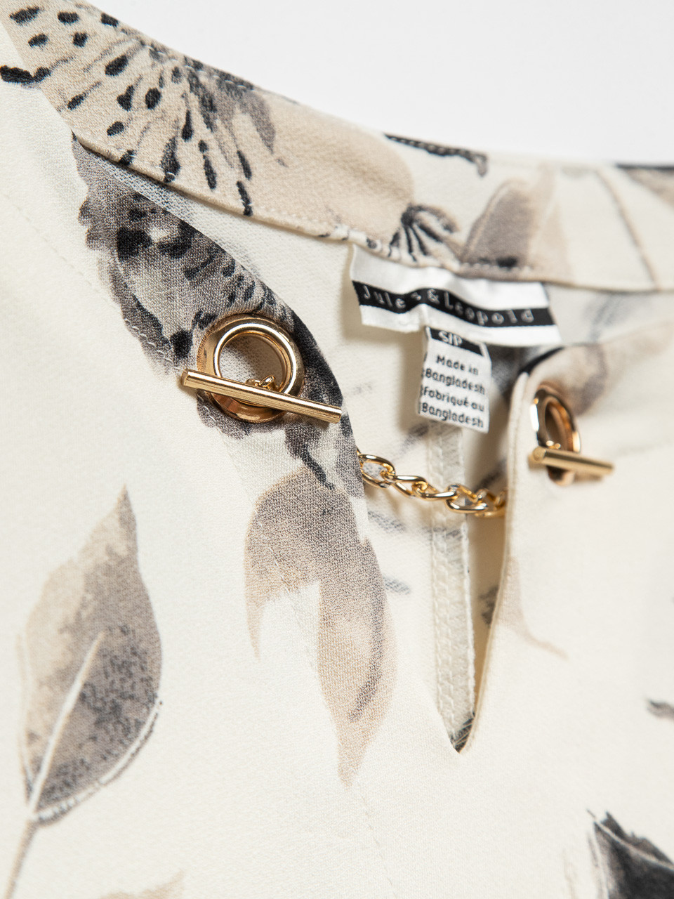 Chain Detail Crepe Knit Top by Jules & Leopold in Neutral/Floral