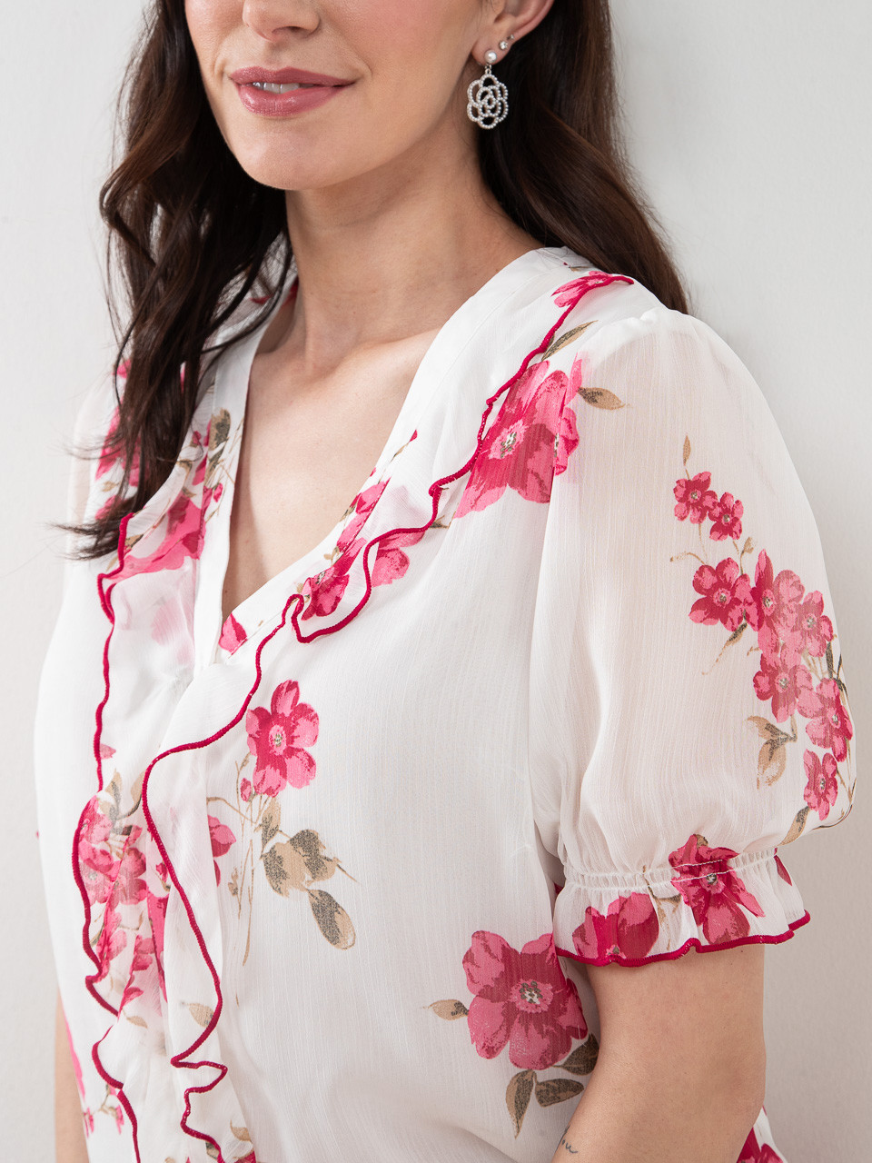Chiffon Ruffle Neck Blouse in White/Lipstick Floral
