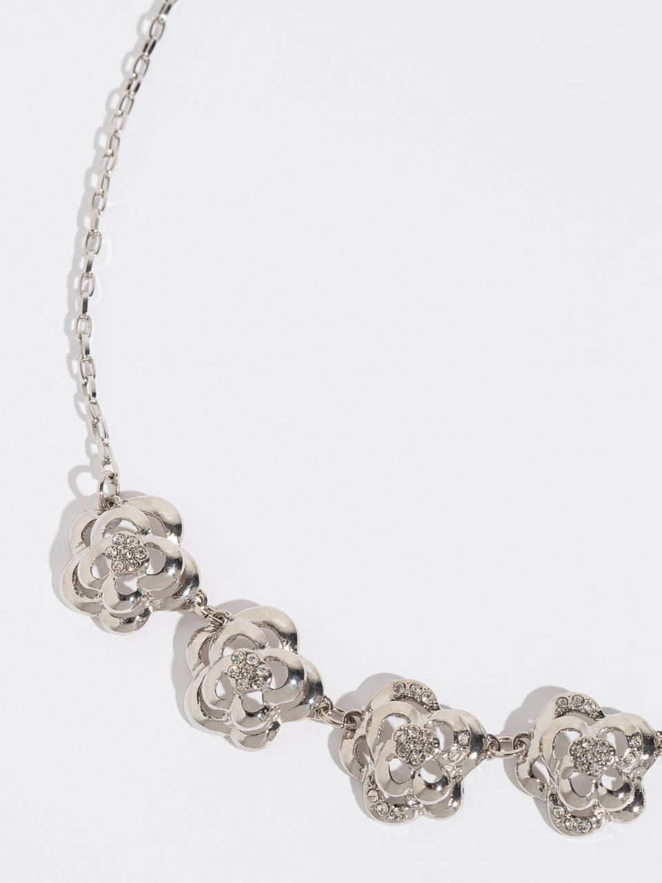 Short 3D Silver Flower Necklace