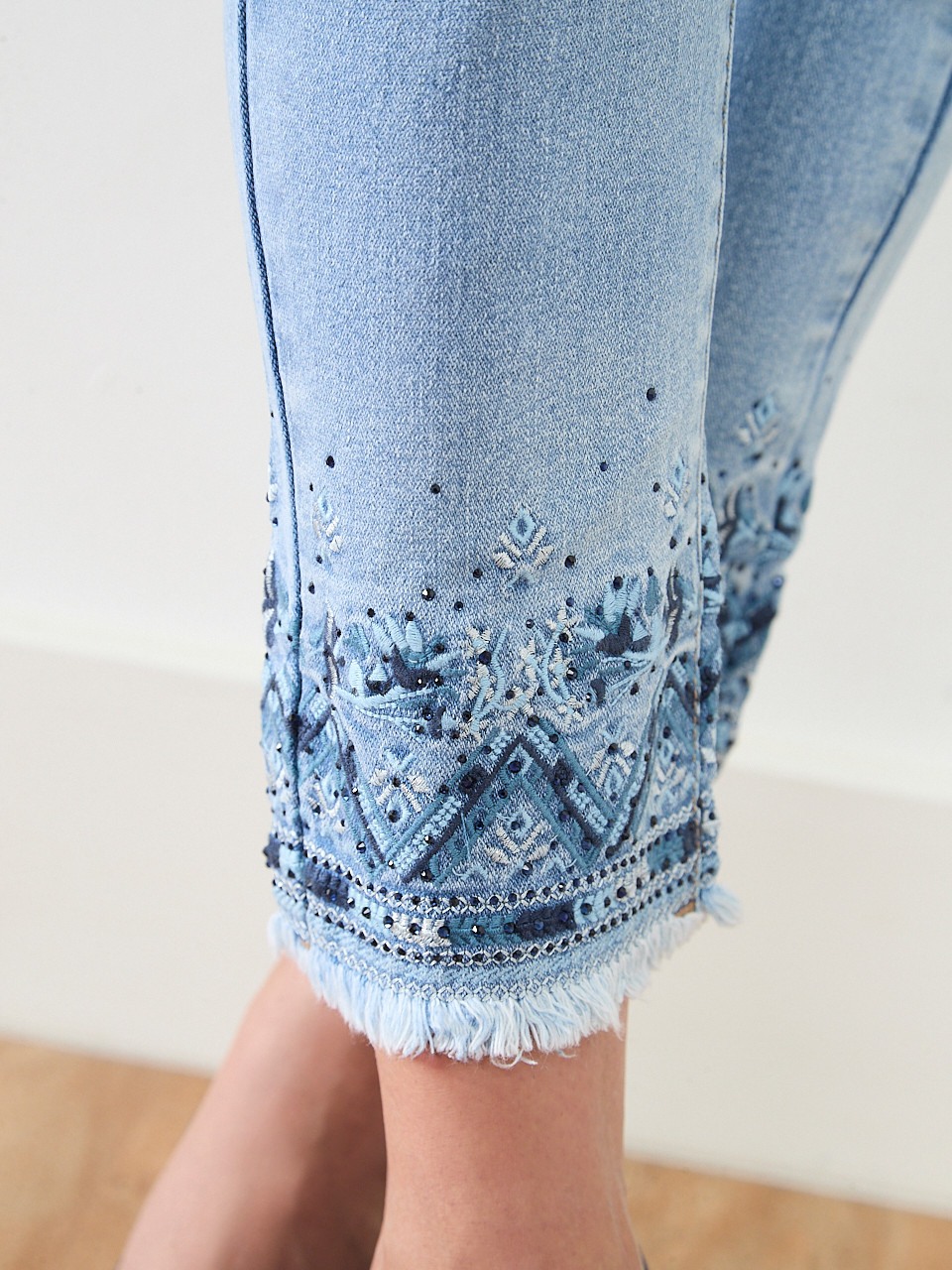 Lilly Embroidered Slim Leg Ankle Jean in Light Wash