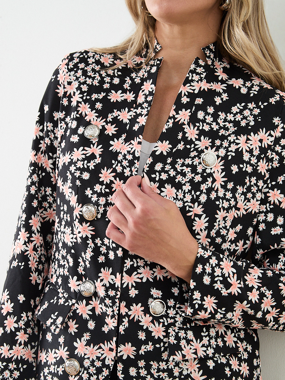 Satin Back Crepe Topper