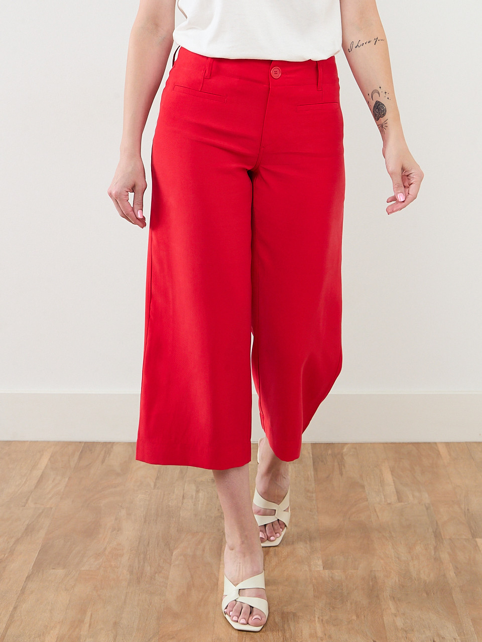 Haylie Wide Crop Pant in Crimson