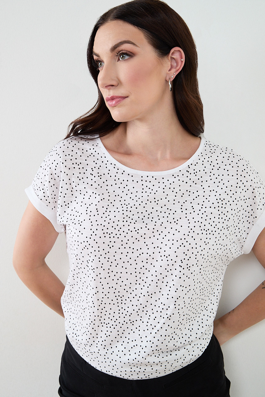 Short Sleeve Boatneck T-Shirt in White/Black Dot