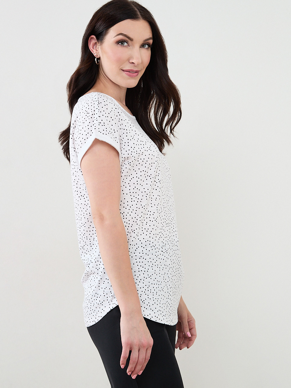 Short Sleeve Boatneck T-Shirt in White/Black Dot