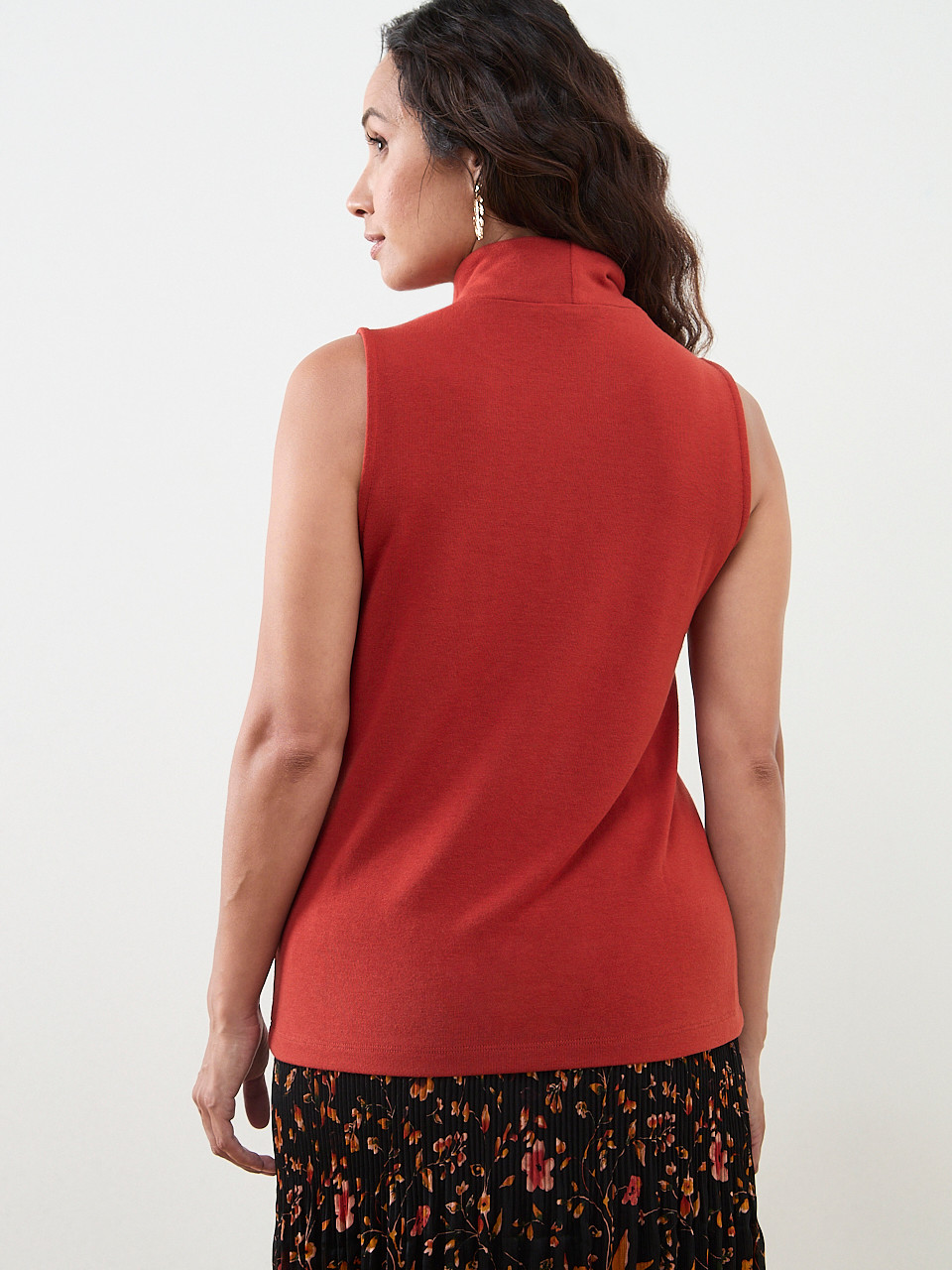 Petite Sleeveless Light Knit Turtle Neck Top in Pumpkin