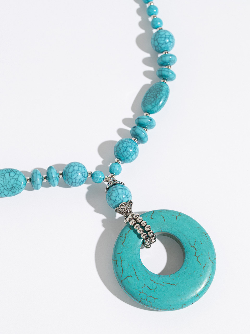 Short Turquoise Necklace with Ring Pendant