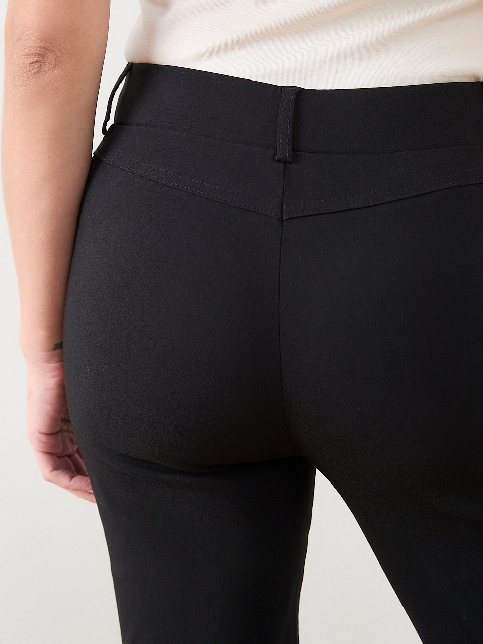 Emily Slim Leg Pant in Microtwill