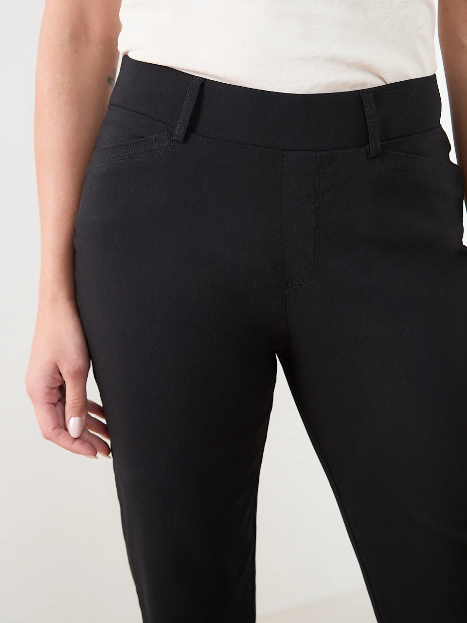 Emily Slim Leg Pant in Microtwill
