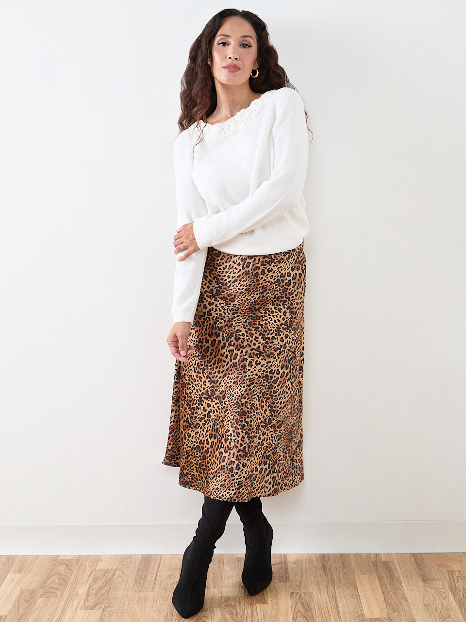 Petite Floral Applique Pullover Sweater