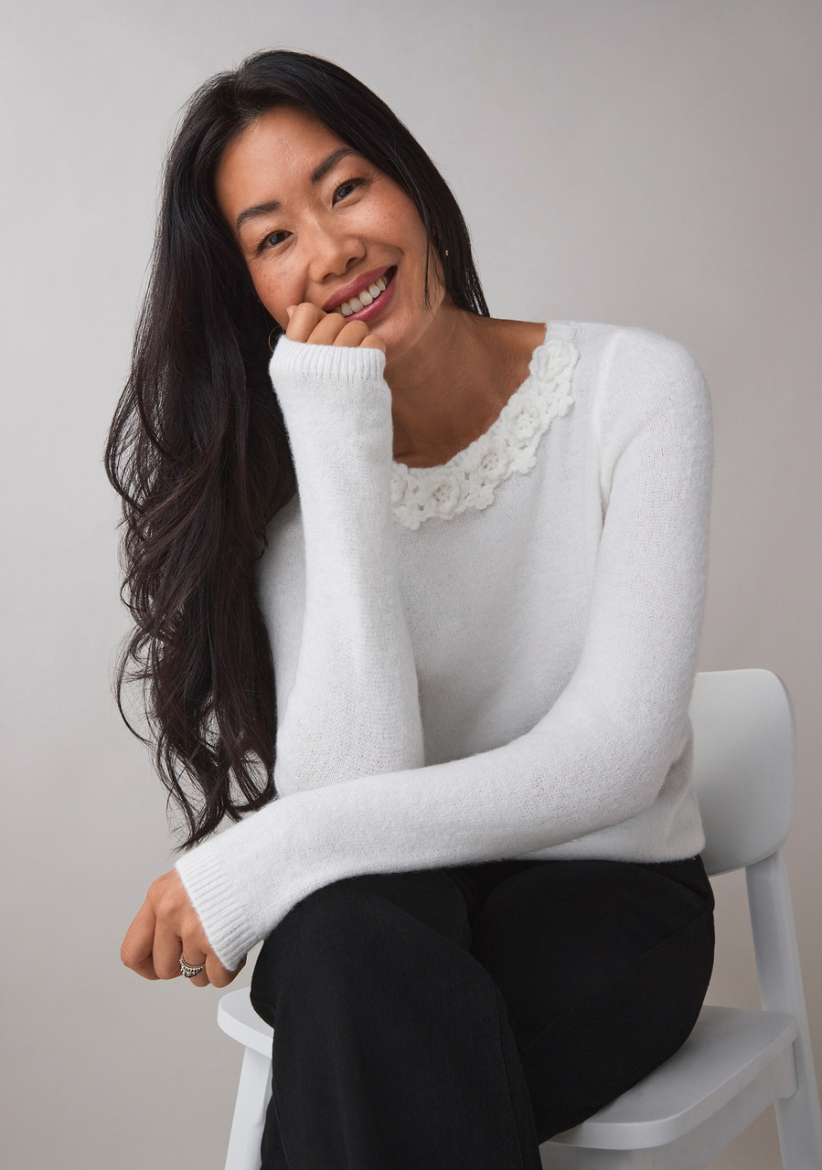 Petite Floral Applique Pullover Sweater