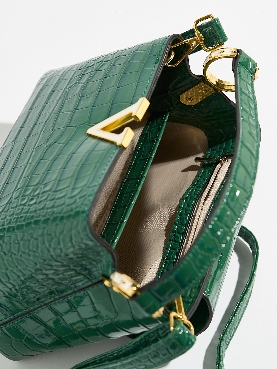 Emerald V Handbag