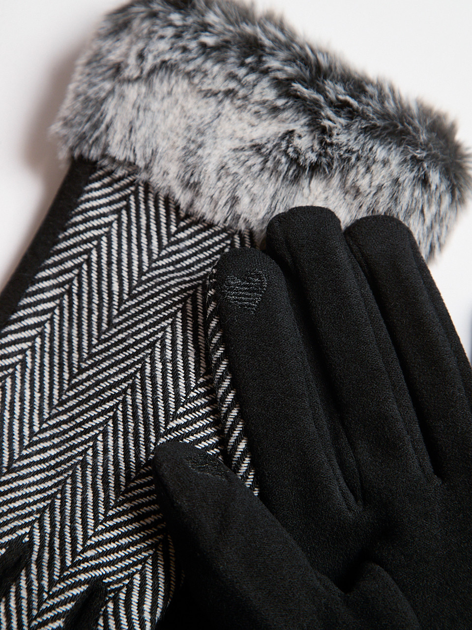 Ivory Cloth Herringbone Detail Gloves