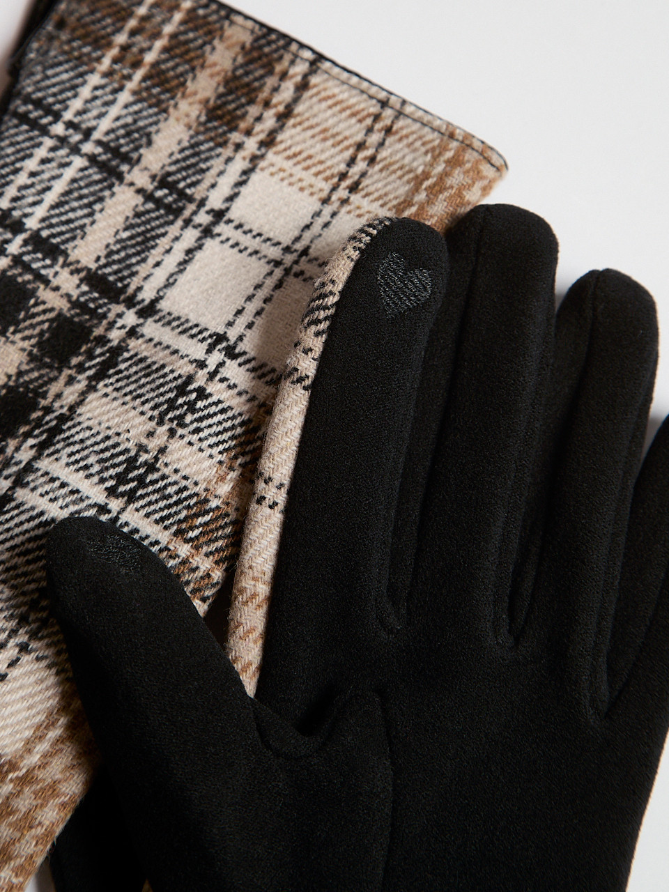 Black/Ivory Cloth Plaid Detail Gloves