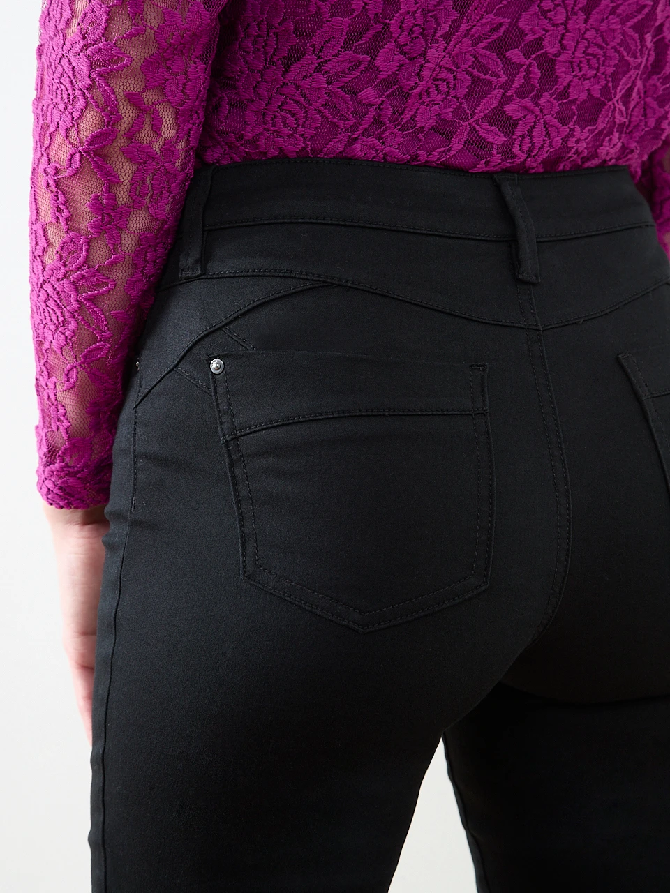 Lilly Coloured Denim Slim Leg Jean in Black