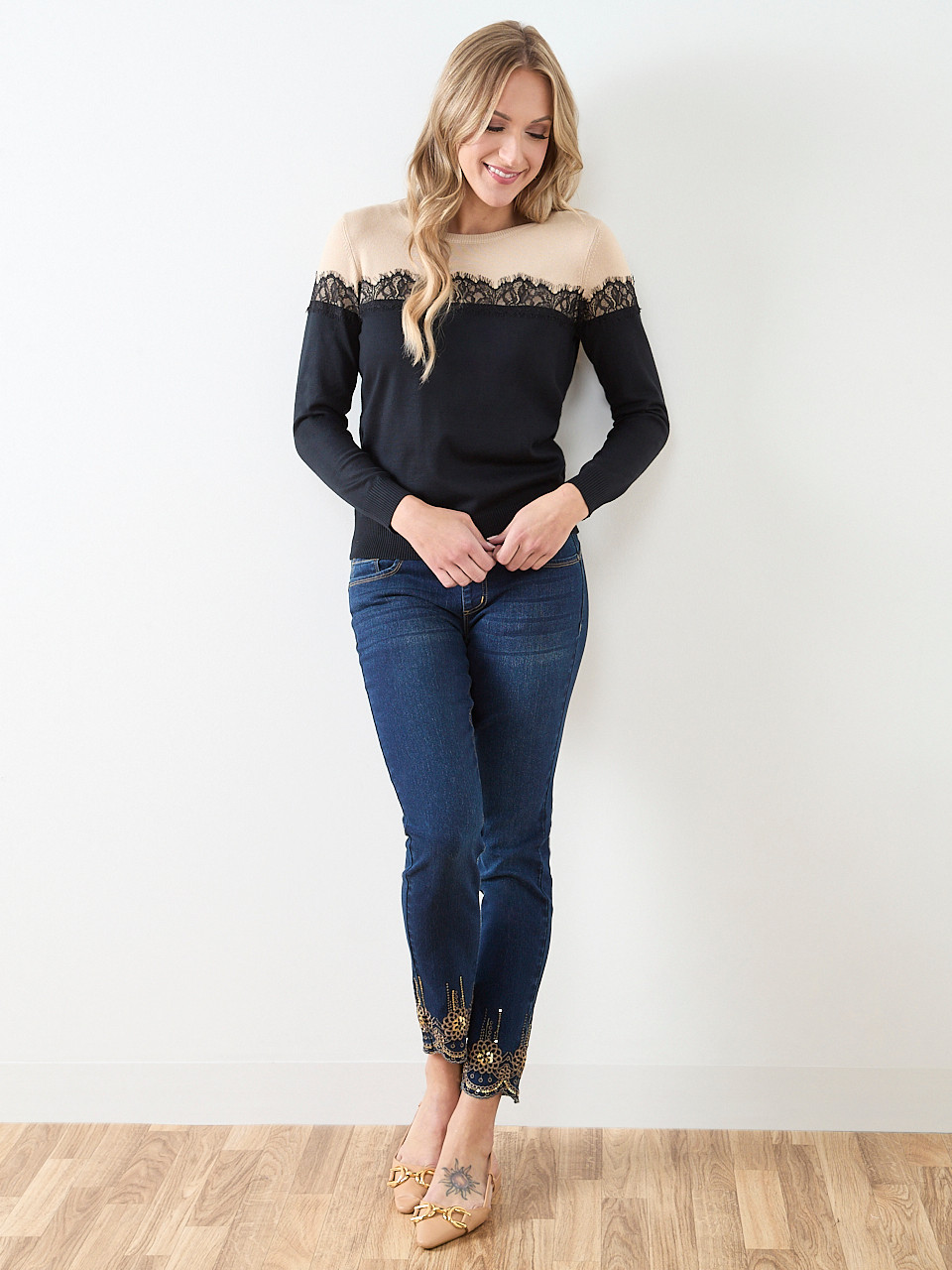 Long Sleeve Lace Trim Pull-Over