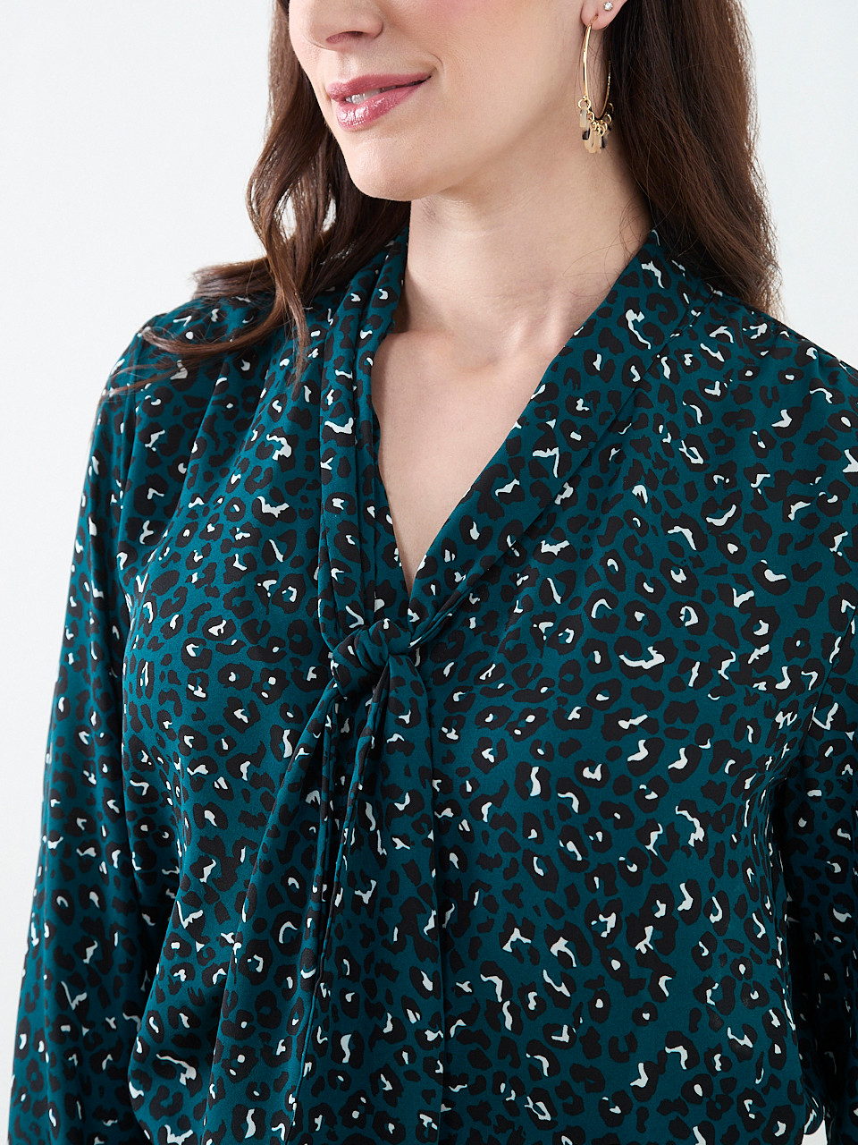 Long Sleeve Removable Bow Blouse