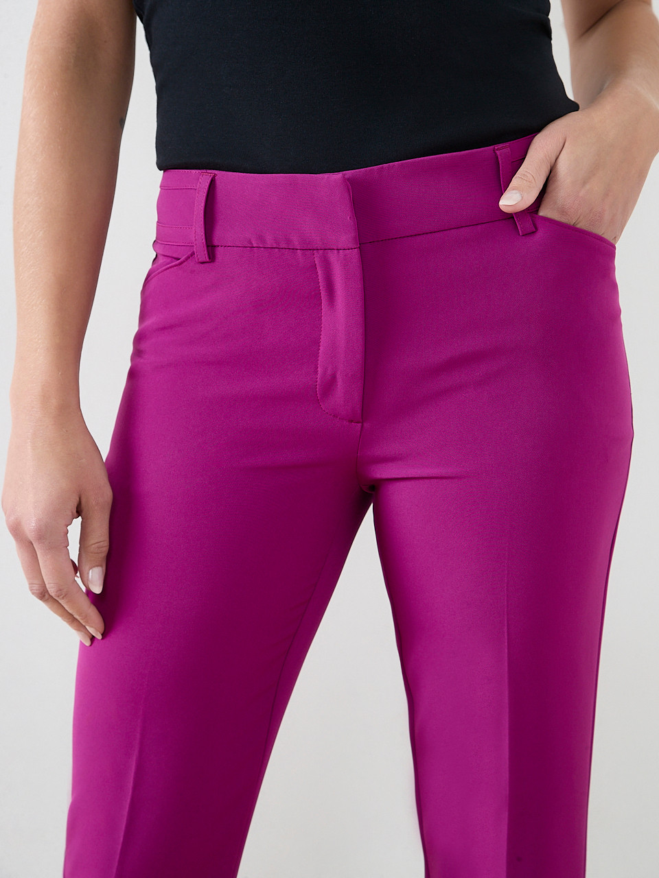 Leah Straight Leg Ankle Pant in Plumberry