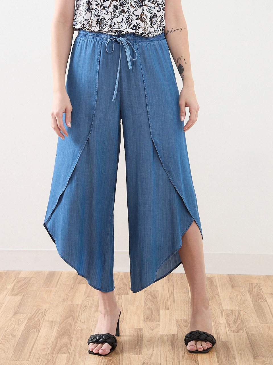 Chambray Tulip-Leg Pant | Cleo