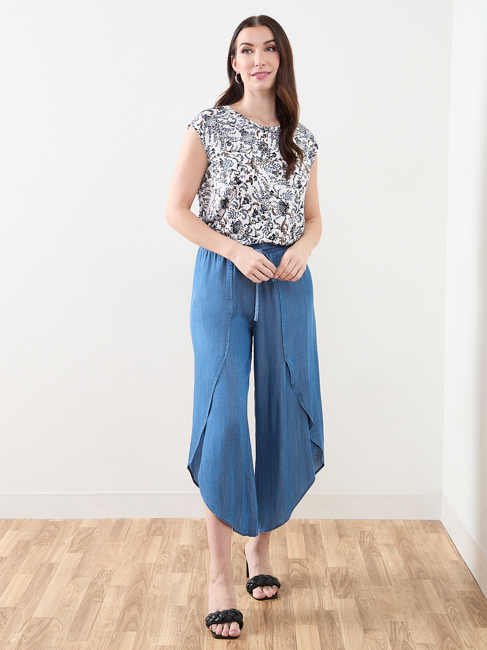 Chambray Tulip-Leg Pant