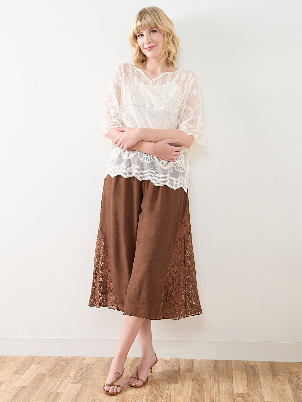 Gauze & Lace Wide Leg Crop Pant