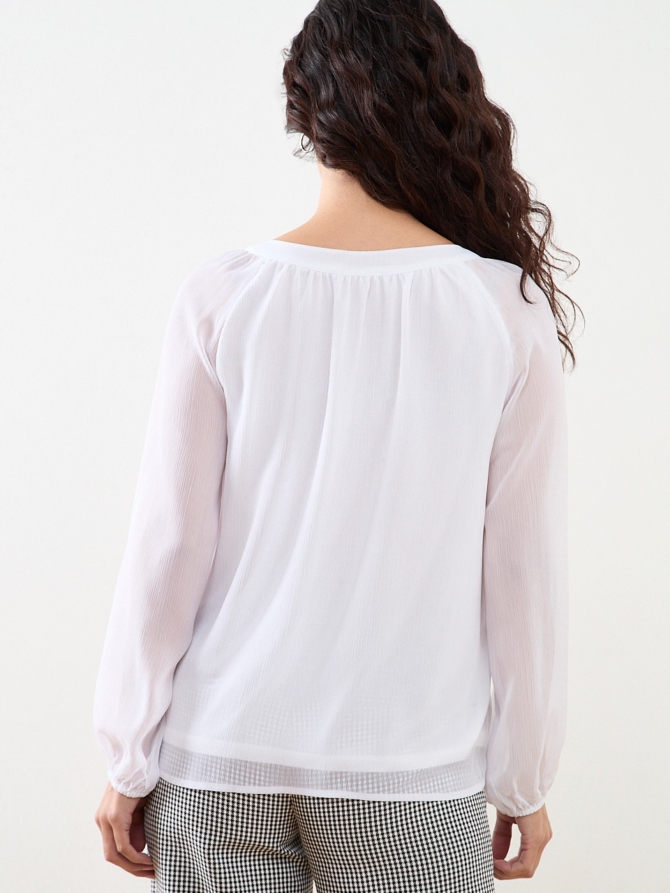 Petite Long-Sleeved Round Neck Chiffon Blouse