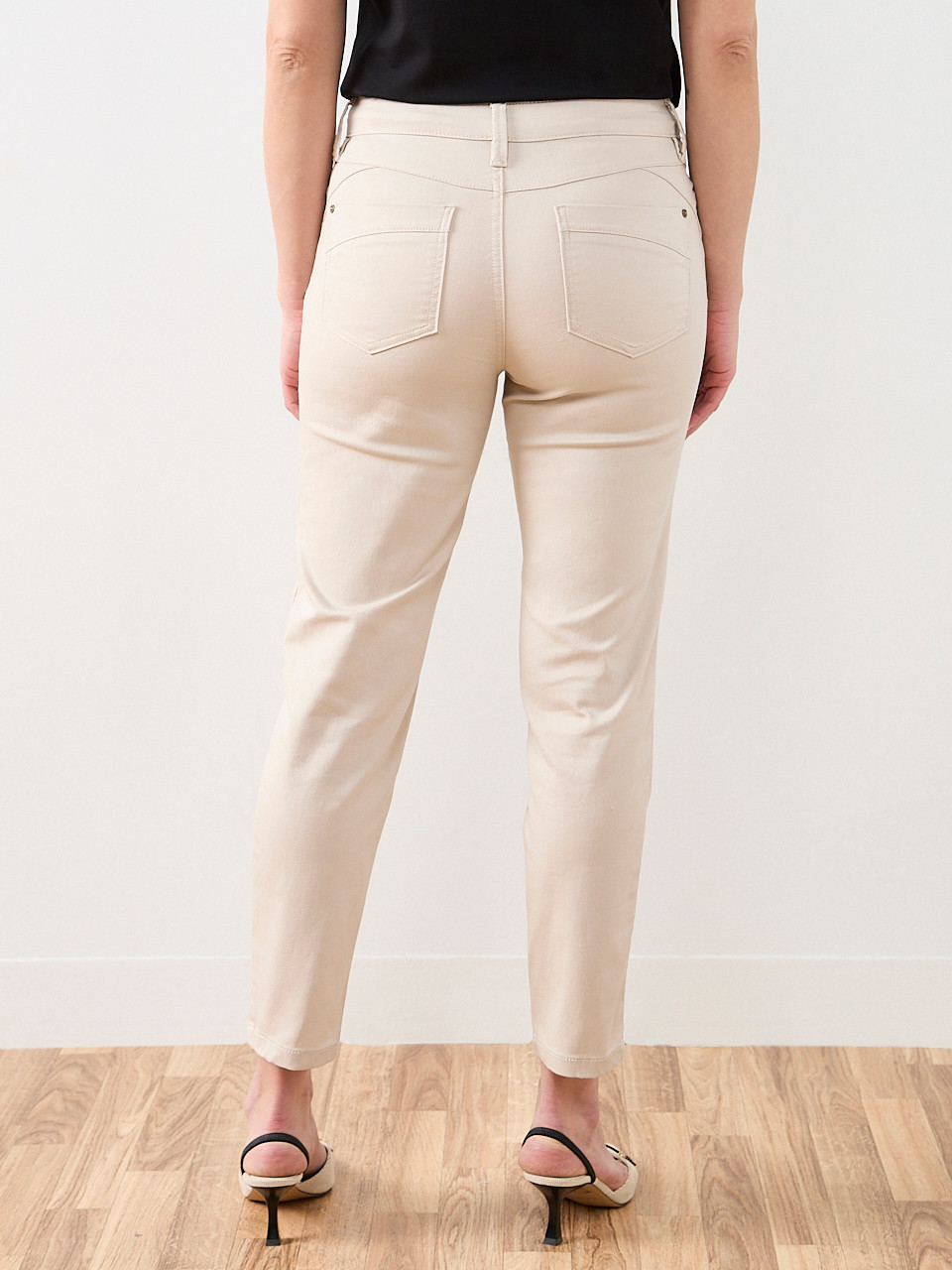 Lilly Coloured Ankle Jean in Stone