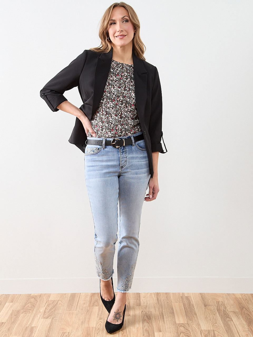 Short Sleeve Cuff Boat Neck Tee in Black