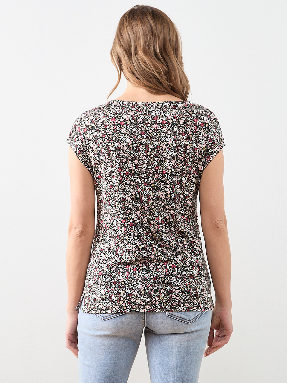 Short Sleeve Cuff Boat Neck Tee in Black