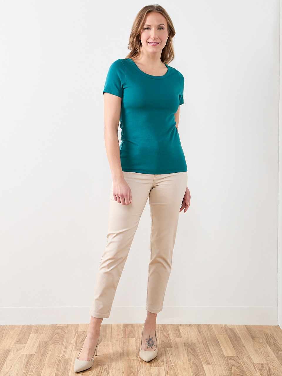 Short Sleeve Scoop Neck Tee