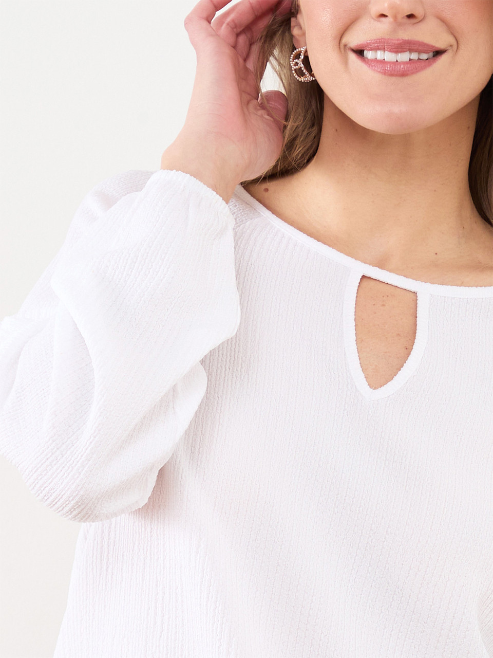 Bubble Hem Keyhole Top in White