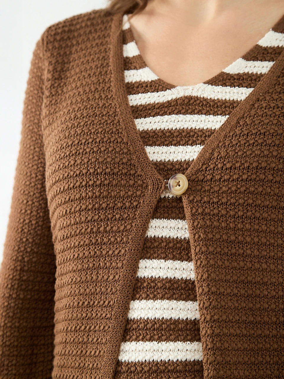 Long Sleeve Textured Cardigan Sweater in Tobacco