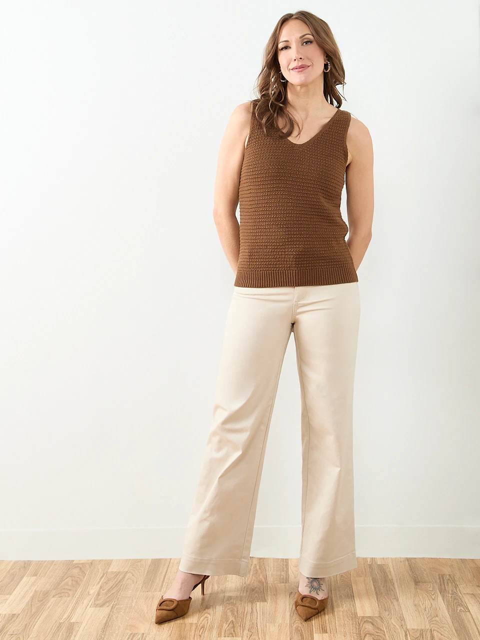 Sleeveless Textured V-Neck Sweater in Tobacco