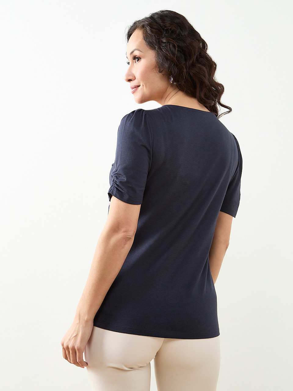 Petite Ruched Elbow Sleeve Scoop Neck Tee in Navy Floral