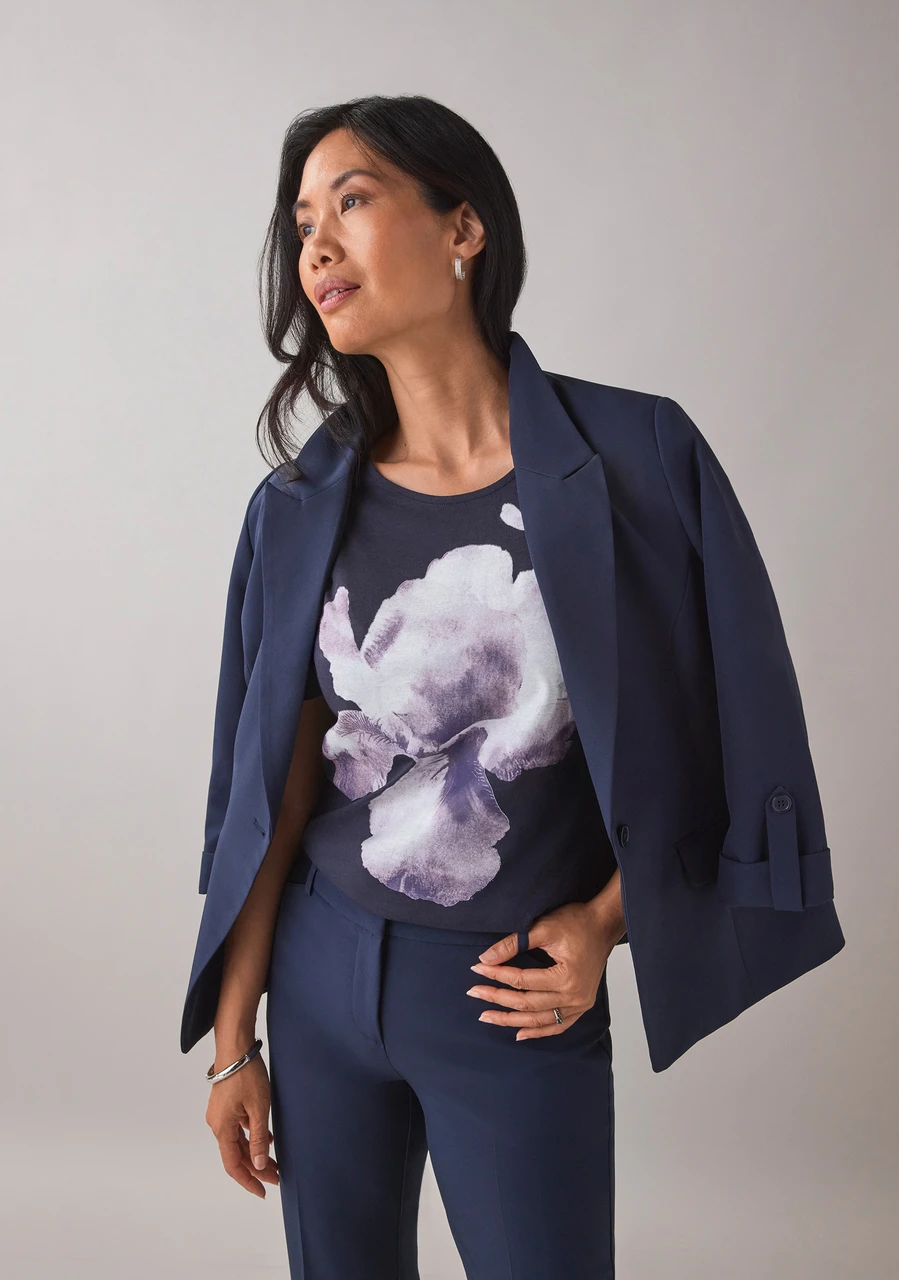 Petite Ruched Elbow Sleeve Scoop Neck Tee in Navy Floral