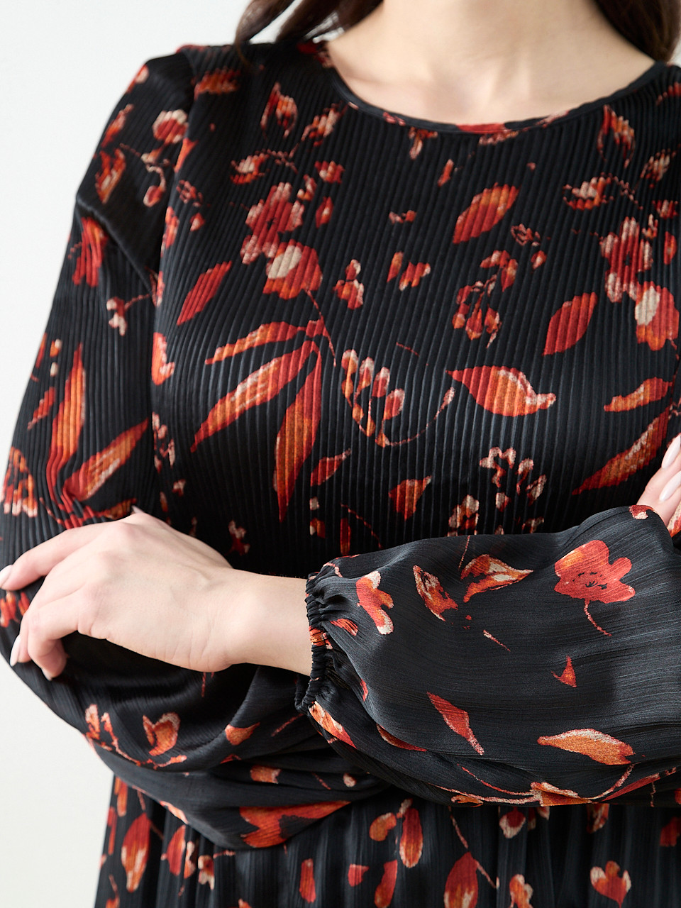 Plisse Long Sleeve Dress in Black Floral