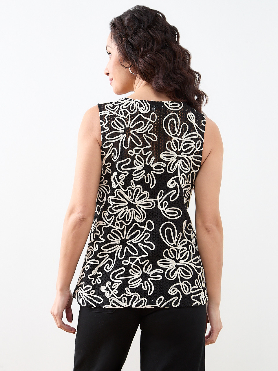 Petite Sleeveless Floral Applique Top in Black