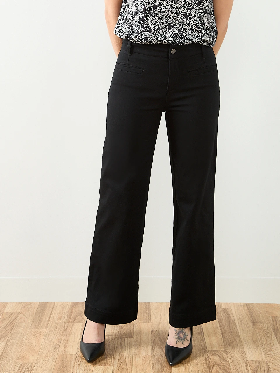 Haylie Wide Leg Denim Jean in Black