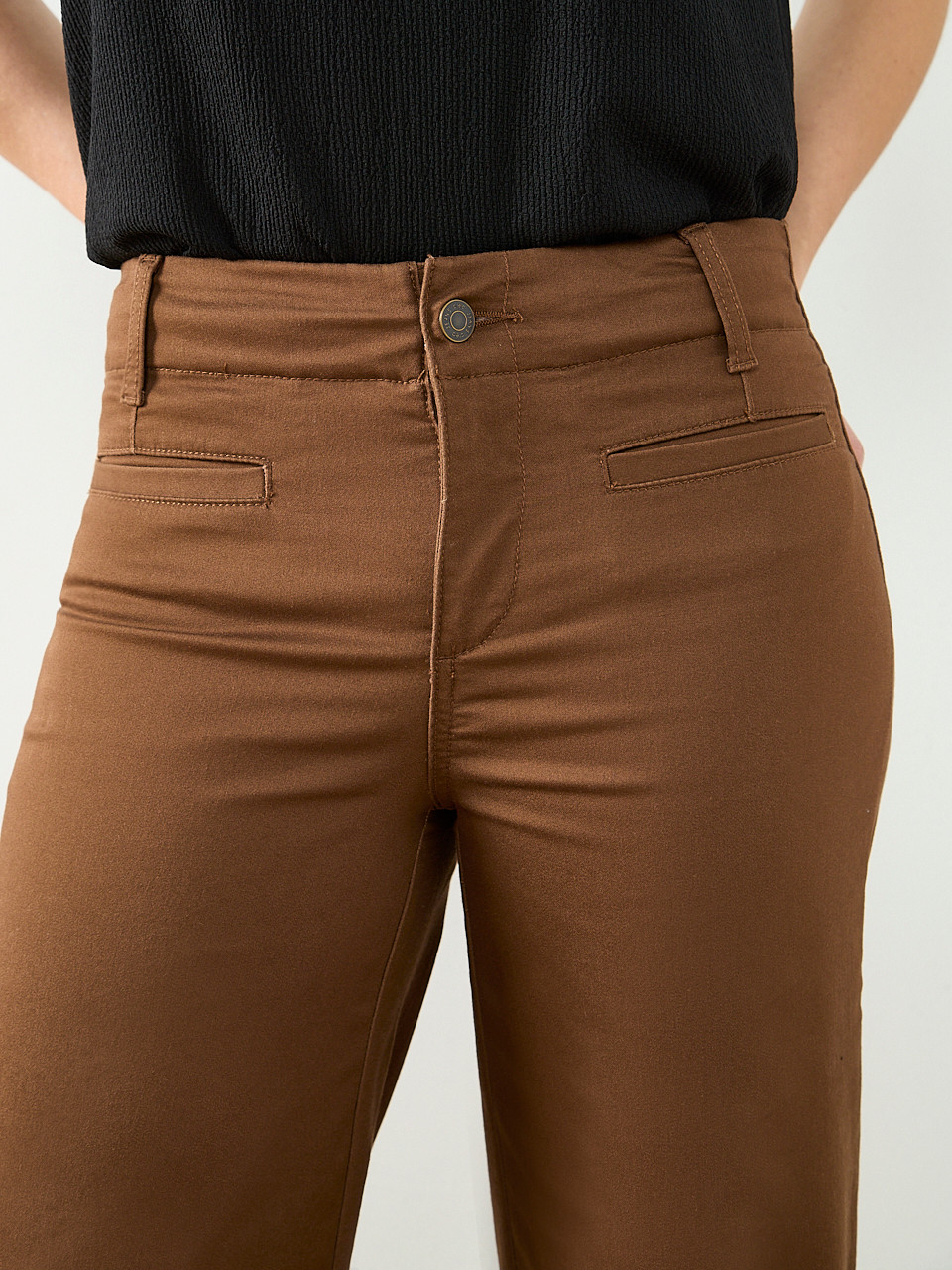 Haylie Wide Leg Denim Jean in Tobacco