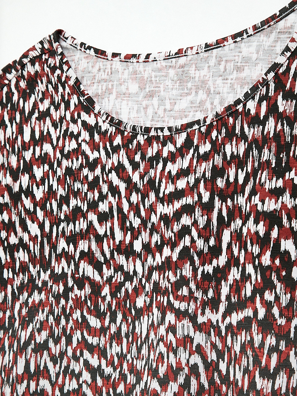 Short Cuffed Sleeve Slub Boat Neck Tee in Terracotta Abstract