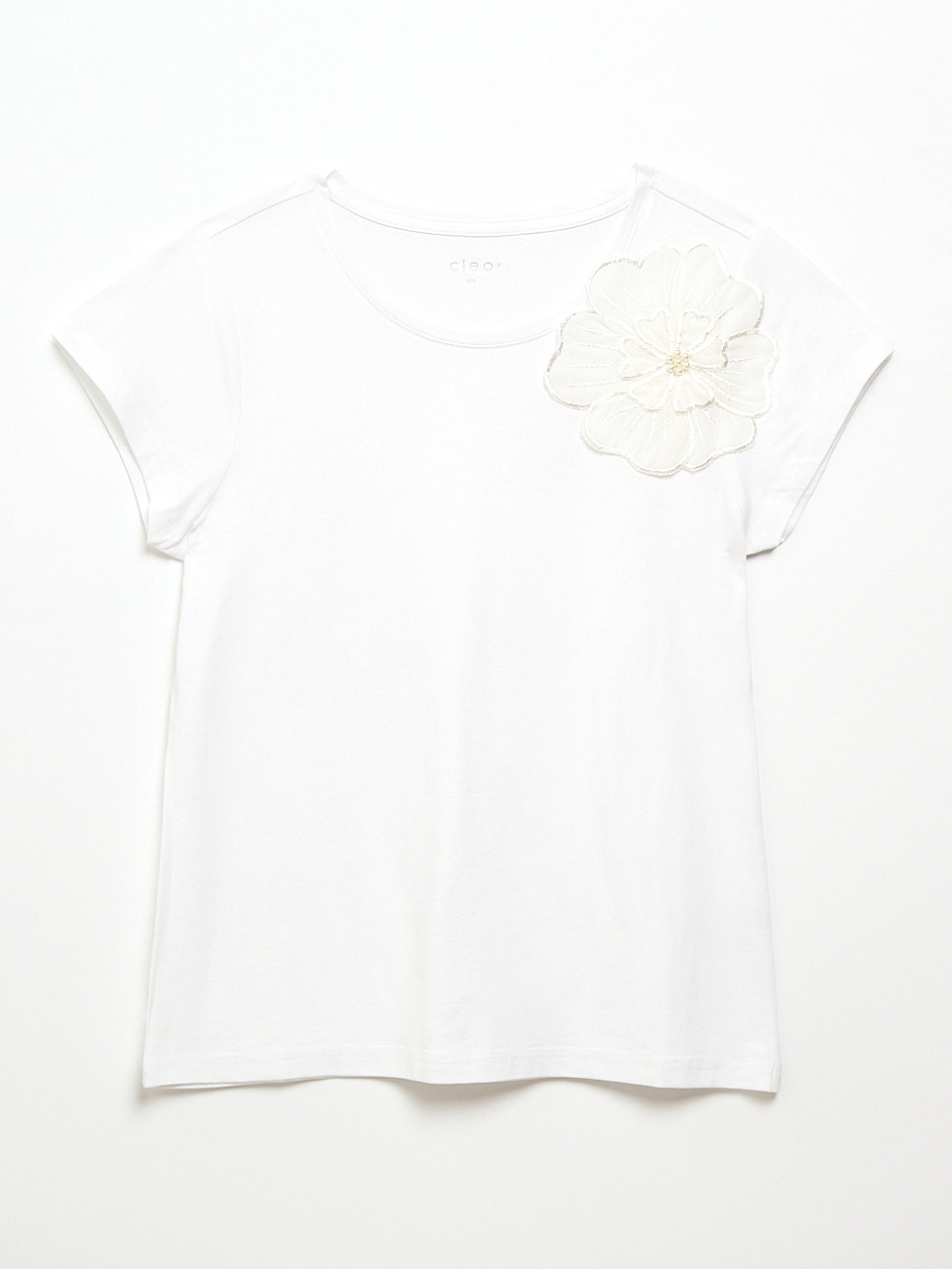 White Short Sleeve Floral Applique Tee | Cleo